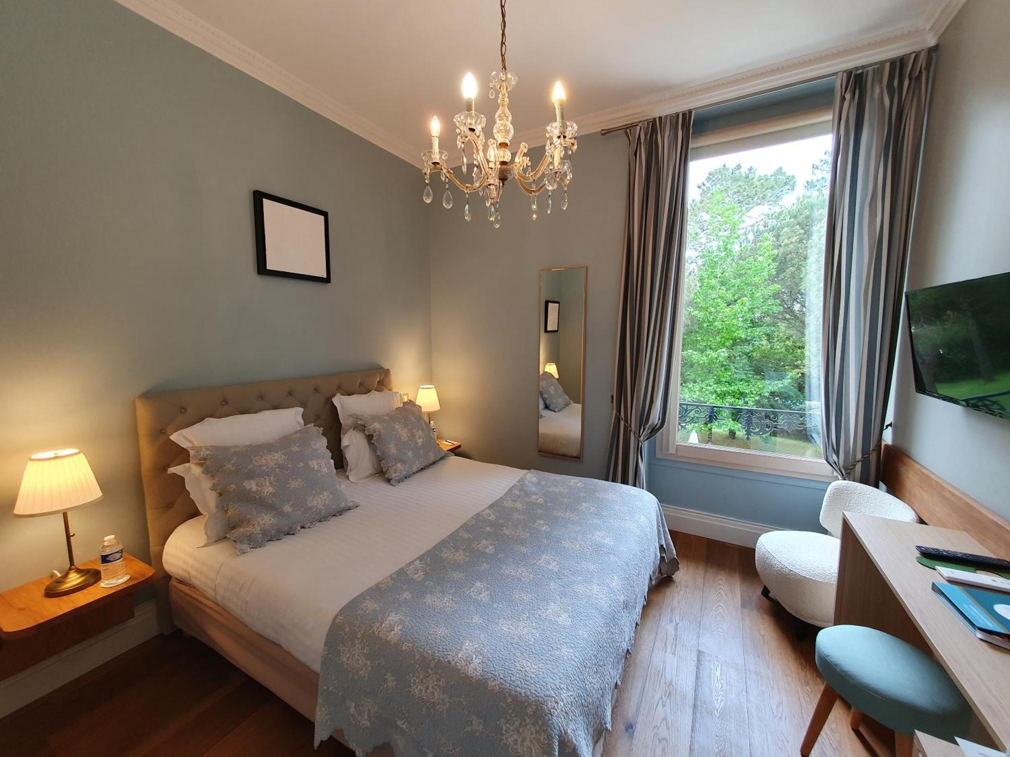 Hotel The Originals Residence De Rohan วูซ์-ซัวร์-แมร์ ภายนอก รูปภาพ