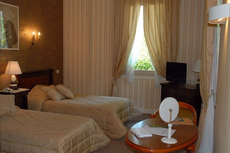 Hotel The Originals Residence De Rohan วูซ์-ซัวร์-แมร์ ภายนอก รูปภาพ